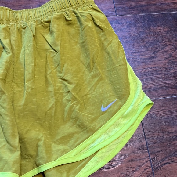 NWT Nike Dri Fit - Picture 3 of 9